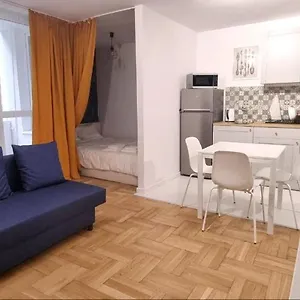 Cozy And Quiet In Apartament Warszawa